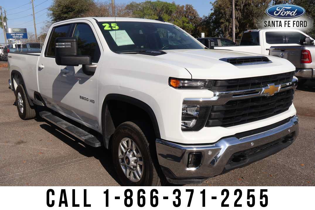 Used 2025 Chevrolet Silverado 2500 LT w/ Safety Package AWD/4WD image 5
