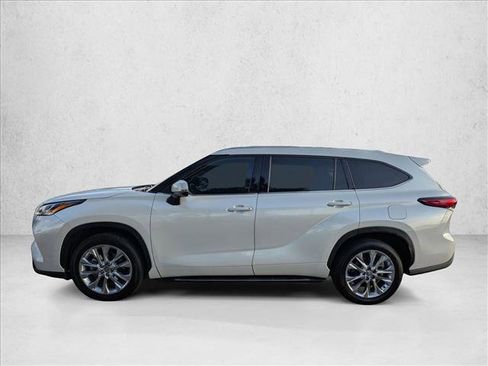 Used 2023 Toyota Highlander Limited image 9