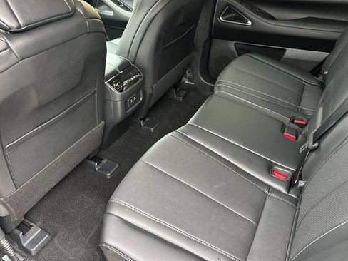 Used 2026 INFINITI QX60 Luxe w/ Cargo Package FWD image 14