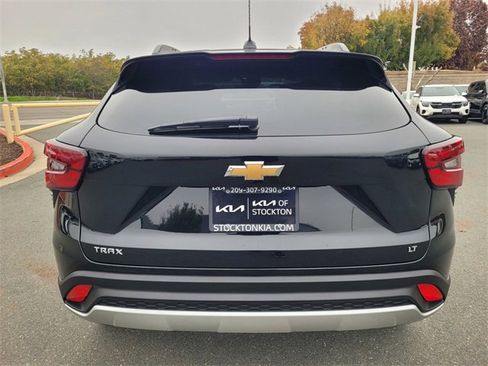 Used 2026 Chevrolet Trax LT image 5