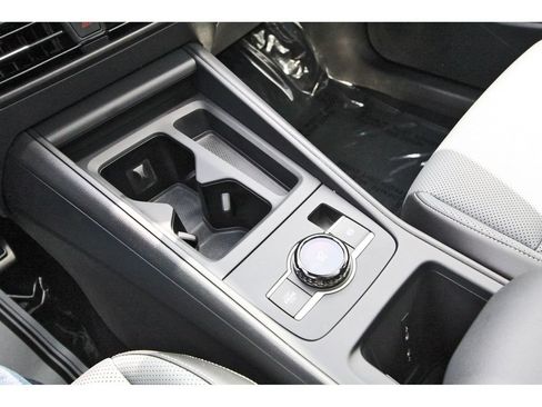 Used 2025 Volkswagen Tiguan SE R-Line AWD/4WD image 26