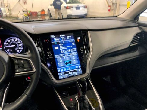 Used 2025 Subaru Outback Premium image 7