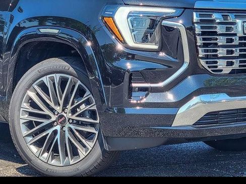 New 2027 GMC Terrain Denali w/ LPO, Black Badging Package AWD/4WD image 4