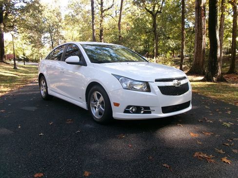 Used 2014 Chevrolet Cruze LT w/ Enhanced Safety Package image 3