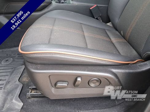 Used 2024 GMC Canyon AT4 w/ Canyon Safety Plus Package AWD/4WD image 27