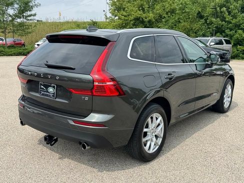 Used 2021 Volvo XC60 T5 Momentum w/ Premium Package FWD image 4