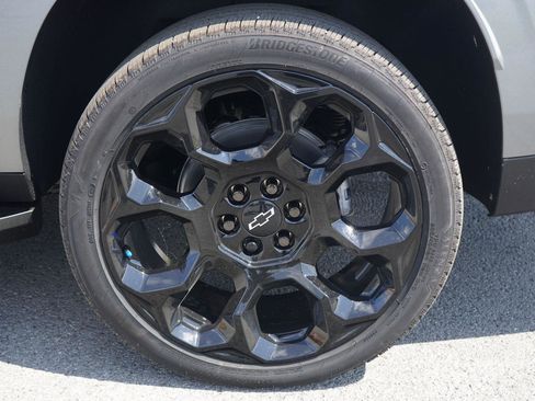 New 2025 Chevrolet Suburban Premier image 10