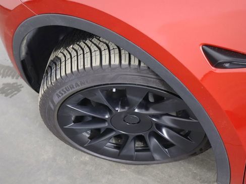 Used 2023 Tesla Model Y Long Range AWD/4WD image 45