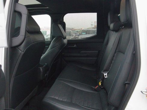 Used 2025 Toyota Tacoma TRD Off-Road image 32