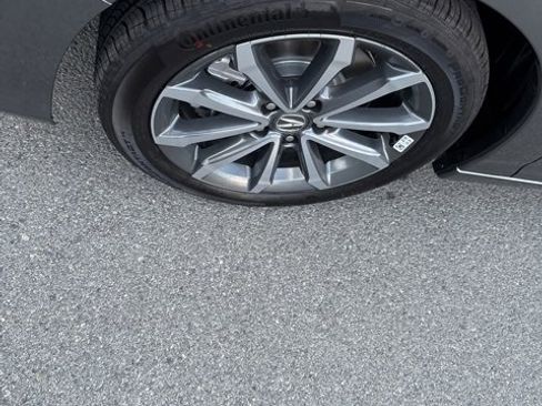 New 2025 Acura Integra image 10