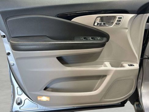 Used 2022 Honda Pilot Touring image 21