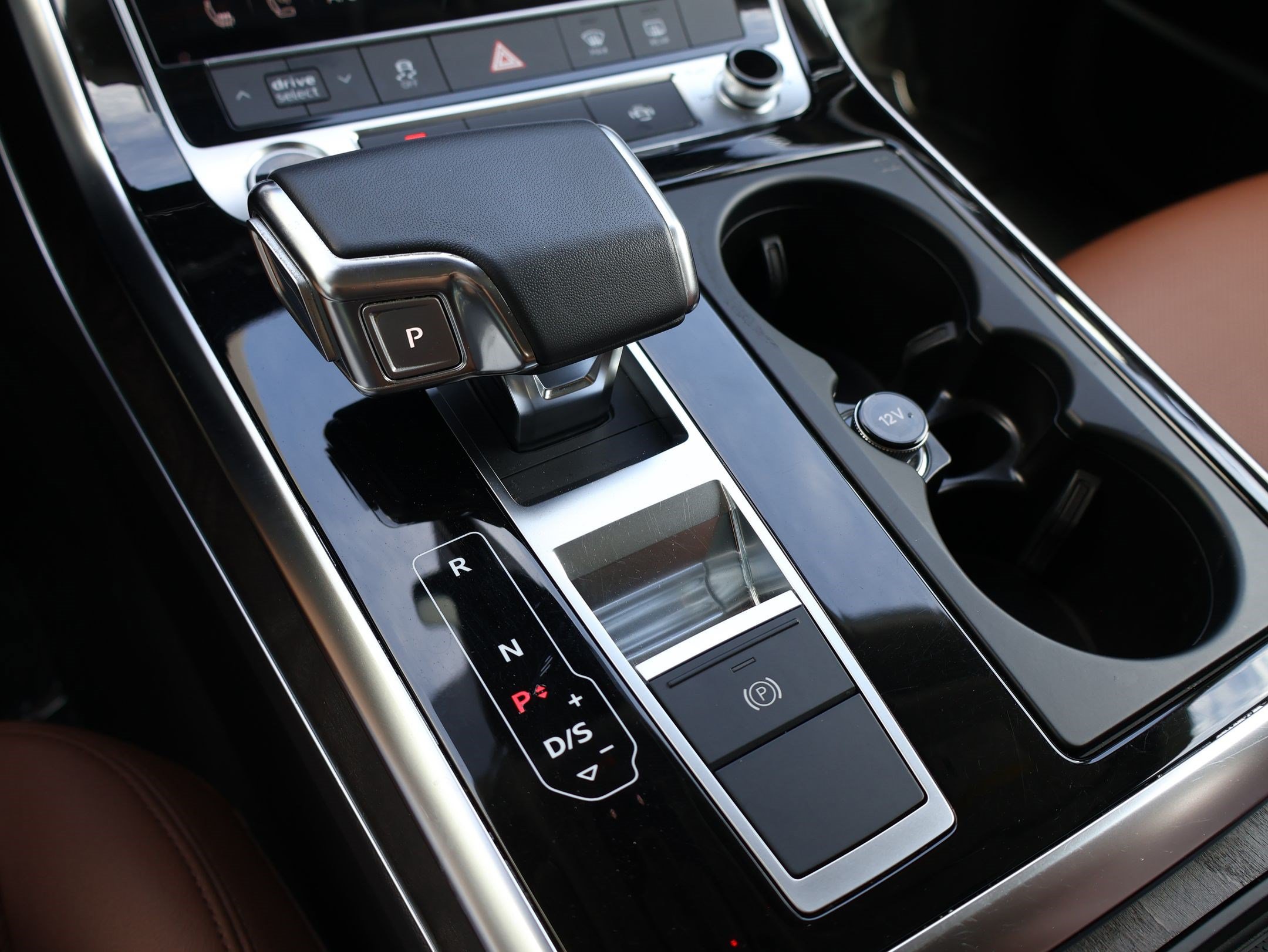 Used 2022 Audi Q8 Premium Plus AWD/4WD image 27