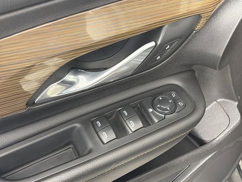 Used 2018 GMC Terrain SLE image 25