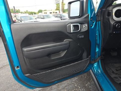 Used 2024 Jeep Wrangler Unlimited AWD/4WD image 14