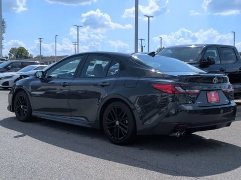 Used 2025 Toyota Camry SE FWD image 3