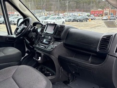 Used 2025 RAM ProMaster 2500 w/ Convenience Group image 10