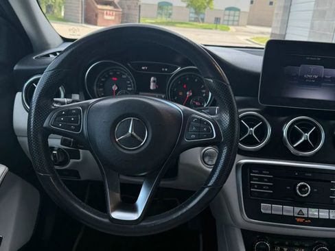 Used 2019 Mercedes-Benz GLA 250 w/ Premium Package image 18