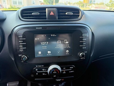 Used 2019 Kia Soul + FWD image 25