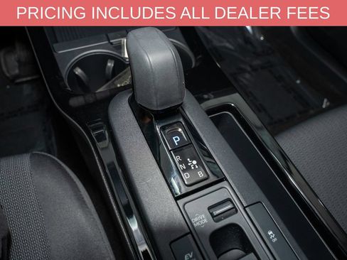 Used 2024 Toyota Prius LE FWD image 15