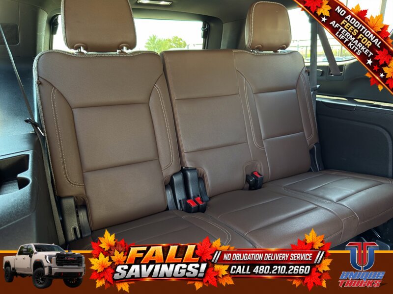 Used 2022 Chevrolet Suburban High Country AWD/4WD image 28