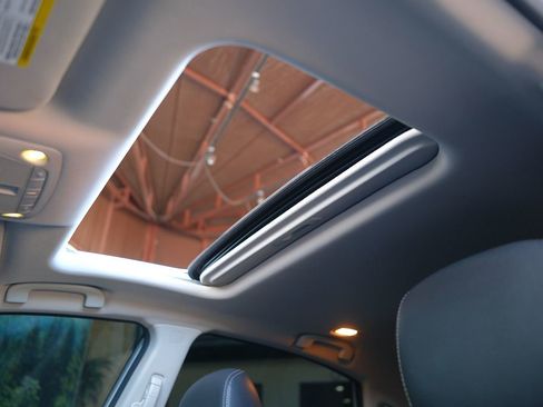 Used 2016 Nissan Altima 3.5 SL w/ 3.5 Technology Package image 26