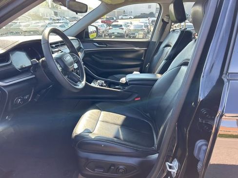 Used 2023 Jeep Grand Cherokee L Limited image 6