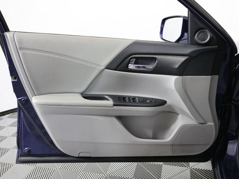 Used 2014 Honda Accord EX image 12