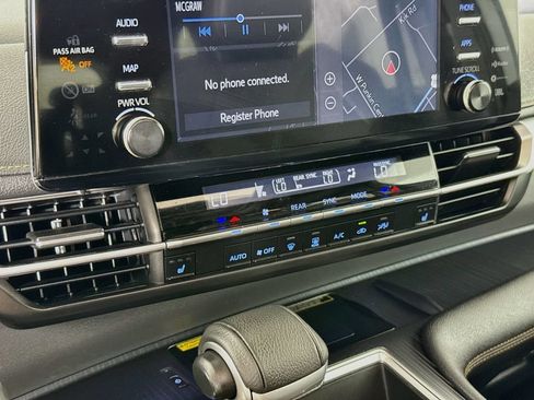 Certified 2023 Toyota Sienna XLE Woodland Edition AWD/4WD image 17