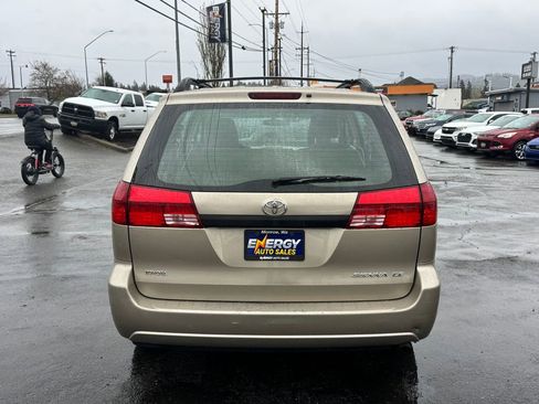 Used 2005 Toyota Sienna CE image 6