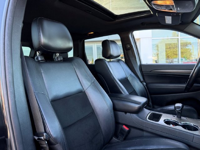 Used 2015 Jeep Grand Cherokee Altitude AWD/4WD image 24