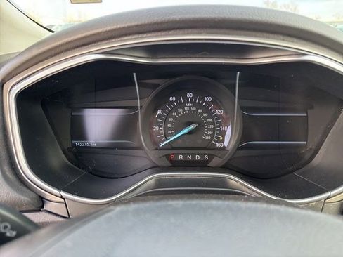 Used 2015 Ford Fusion SE w/ Equipment Group 202A image 15