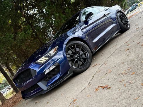 Used 2018 Ford Mustang Shelby GT350 image 3