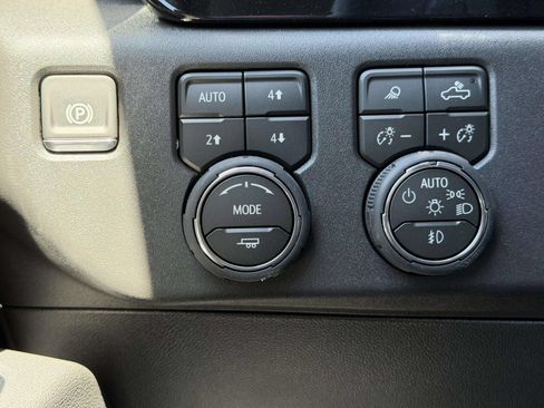 New 2026 Chevrolet Silverado 1500 LT Trail Boss w/ LT Trail Boss Premium Package AWD/4WD image 16
