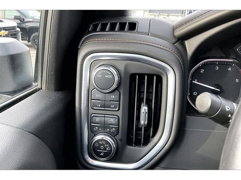 Used 2022 GMC Sierra 3500 AT4 w/ Gooseneck/5TH Wheel Package image 16