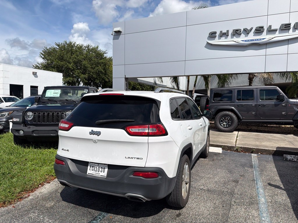 Used 2016 Jeep Cherokee Limited AWD/4WD image 6