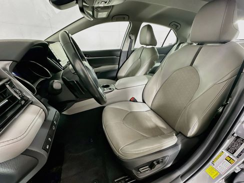 Used 2024 Toyota Camry XSE FWD image 13