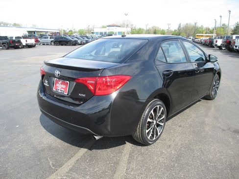 Used 2018 Toyota Corolla XSE image 5