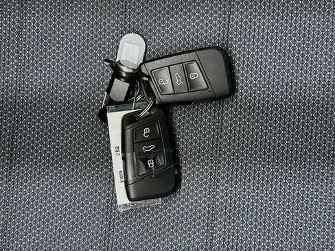 Used 2025 Volkswagen Taos S FWD image 34
