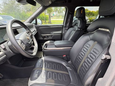 Used 2024 Rivian R1S Adventure AWD/4WD image 19