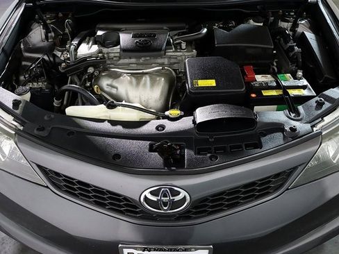 Used 2014 Toyota Camry SE image 34