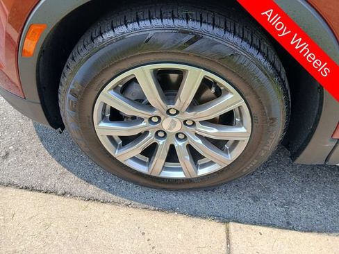 Used 2020 Cadillac XT4 Premium Luxury w/ Cold Weather Package FWD image 7