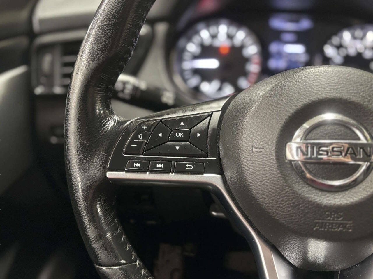 Used 2017 Nissan Rogue Sport SV w/ SV All-Weather Package AWD/4WD image 29