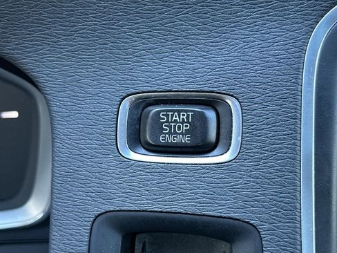 Used 2017 Volvo S60 T5 Inscription Platinum image 35