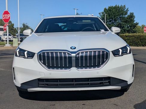 Used 2026 BMW 530i w/ Premium Package image 5