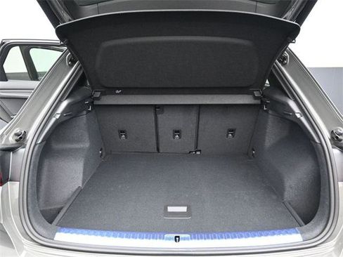 New 2025 Audi Q3 2.0T Premium image 12