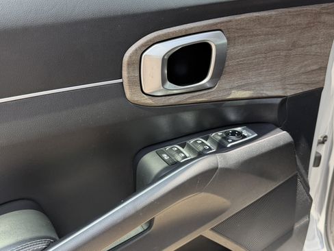 Used 2023 Kia Sorento EX w/ Panoramic Sunroof Package FWD image 14