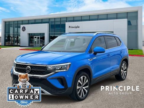 Used 2022 Volkswagen Taos SE w/ Panoramic Sunroof Package image 1