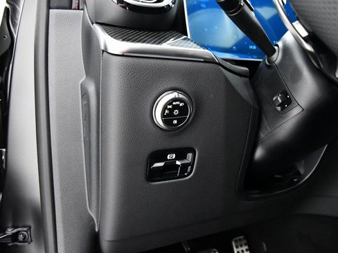 New 2026 Mercedes-Benz GLC 43 AMG 4MATIC image 9