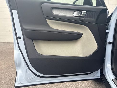 New 2026 Volvo XC40 B5 Plus w/ Protection Package Premier image 10