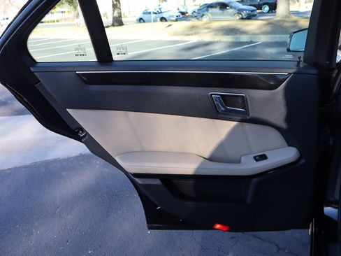 Used 2011 Mercedes-Benz E 350 4MATIC image 24
